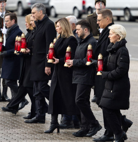 La UE, en Kyiv con las manos vacías en el cuarto aniversario de la invasión rusa