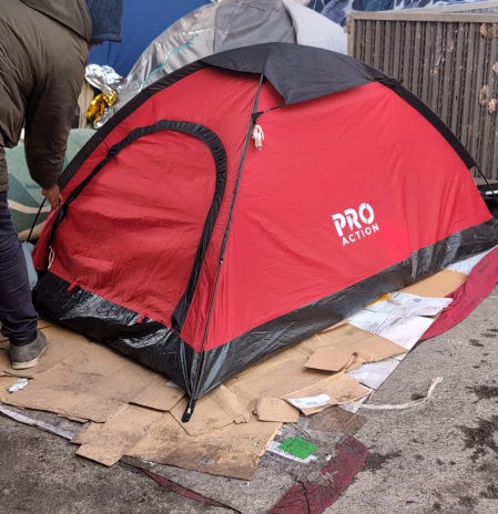 Vivir y morir sin un techo, un repunte global