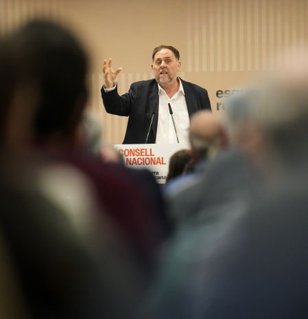 Una foto con Sánchez y un gesto de Montero