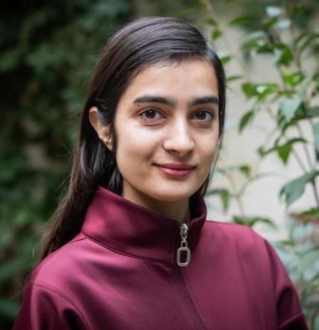 El refugio de Farzana en Barcelona: “Perdí mi identidad el día que huí de los talibanes”