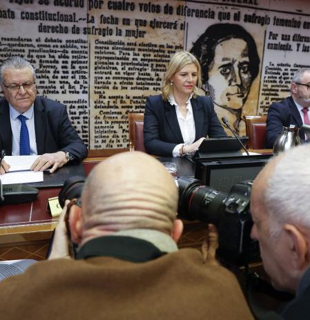 Zapatero comparece hoy en el Senado, citado por el PP en plena campaña electoral