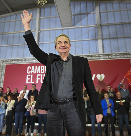 Zapatero regresa a las campañas del PSOE y apoya a Sánchez ante Trump