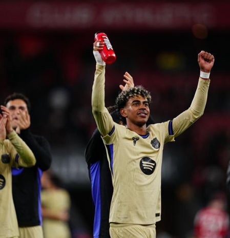 La magia del diez Lamine Yamal contra la crisis del nueve en el Barça