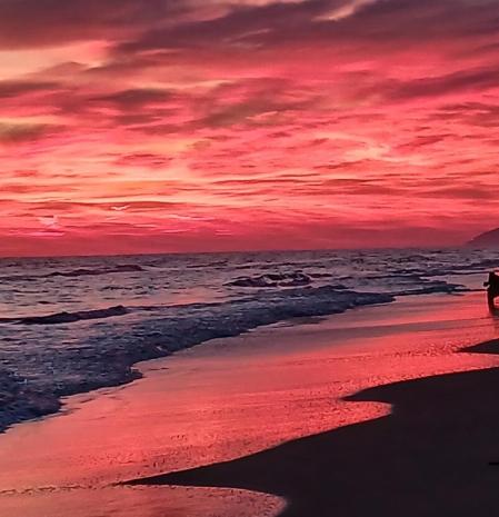 Cielo de película en Gavà.