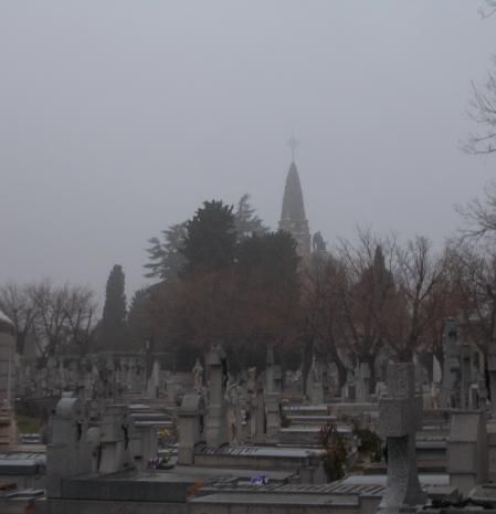 Ambiente fantasmagórico en la Almudena