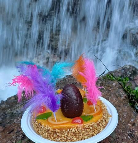 La mona de Pascua en los Caus del Guitard de Terrassa.