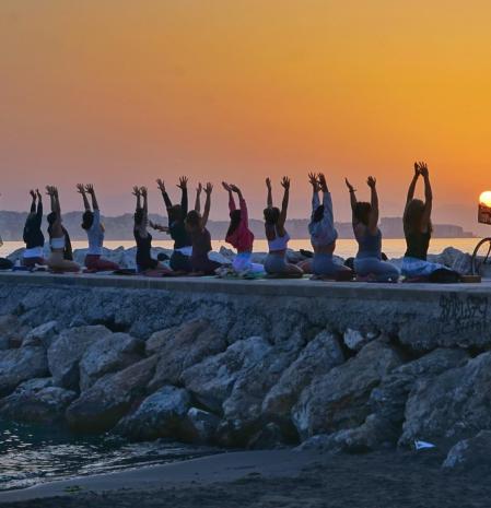 Amanecer con calima en Fuengirola.