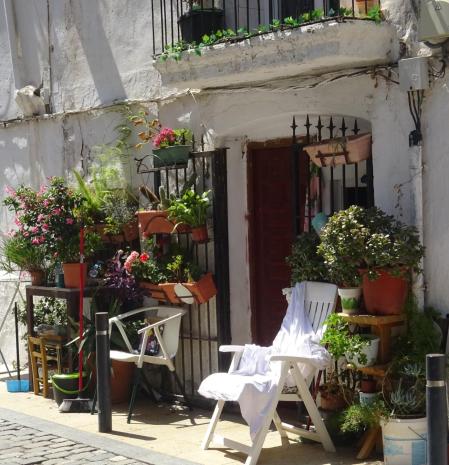 Silla a la espera de la sombra.