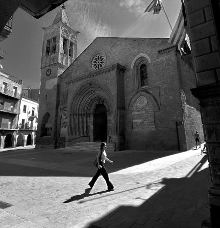 Juego de luces y sombras en Agramunt.