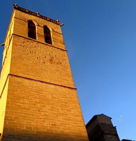 El último rayo del día en la iglesia de Santa Maria en Santa Coloma de Queralt.
