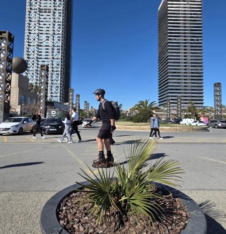 Patinar entre los dos gigantes de la Vila Olímpica, la Torre Mapfre y el Hotel Arts.