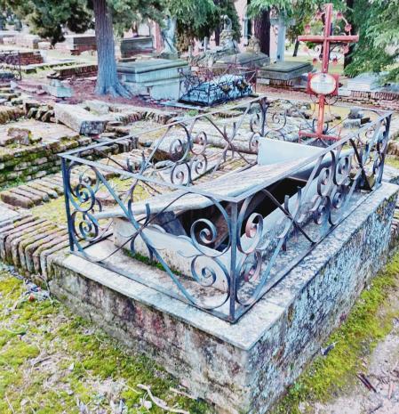 Tumbas en la Almudena.