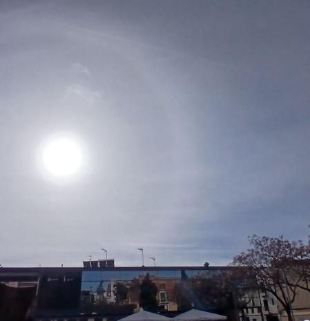 El halo anunciador de la borrasca Pedro, en Gavà.