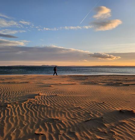 La playa del Rastrell de Roses.