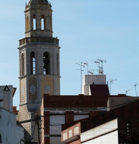 Campanario de iglesia de la Santa Maria de Cubelles.