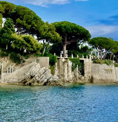 Villa Nellcote, propiedad de Villefranche-sur-mer congelada a Viktor Rashnikov, donde los Rolling Stones grabaron 