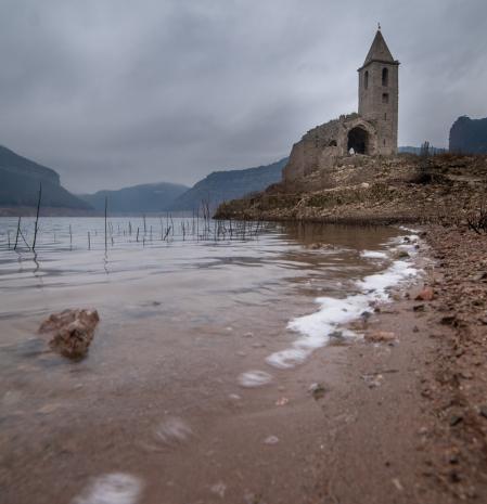 Pantano de Sau al 21%.