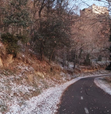 La nieve llega al santuario de Bellmunt.