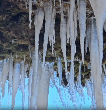 Carámbanos en el Salt del Bisbe.