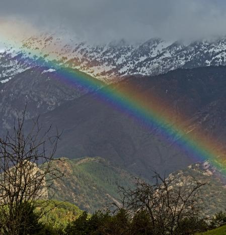 El arco iris de la nieve en el Cadí.