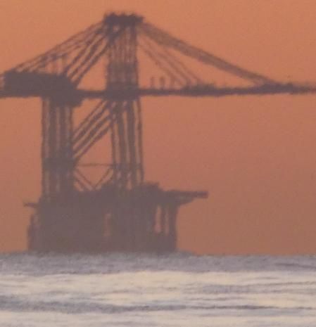 Fenómeno de la fata morgana frente a la playa de Gavà.