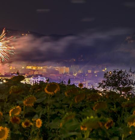 Escena festiva desde lo alto de Tona, en Osona.