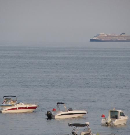 El barco volador de Tossa de Mar con el efecto Fata Morgana.