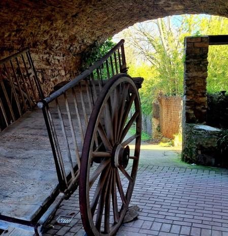 Viejo carro en la Fonteta.