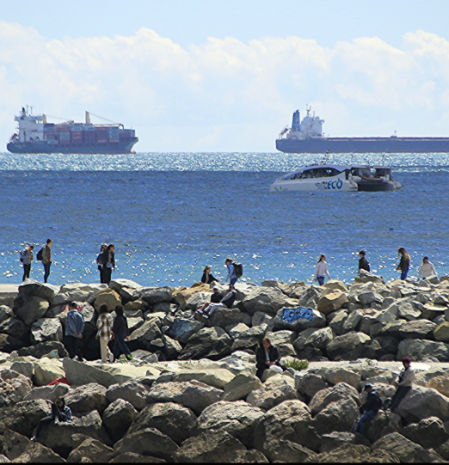 El gran mirador del espigón de Barcelona.