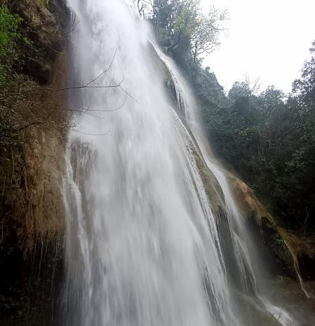 Impresionante Salt de la Caula después de las lluvias.