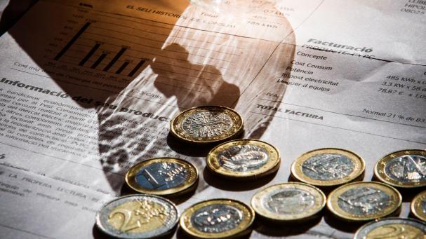 Si tienes la luz con estas compañías, ya te afecta la nueva factura