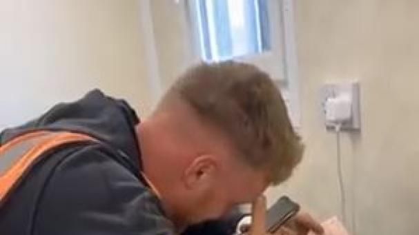 La reacción de Terry Kennedy tras saber que ha ganado 1 millón de libras&nbsp;