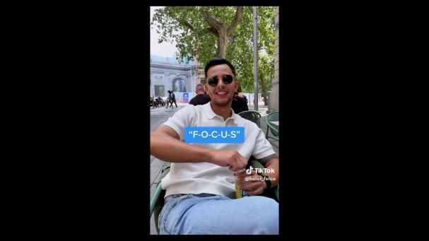 "Enseña un truco para que los españoles que hablan inglés suenen como norteamericanos nativos