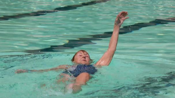 Montse Mechó, paracaidista y nadadora con 90 años. Es socia del Club Natació Barcelona, donde ha nadado toda su vida.&nbsp;