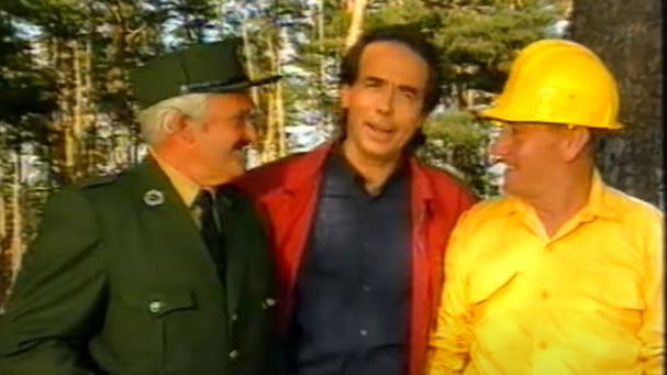 Joan Manuel Serrat en uno de los spots de la campaña “Todos contra el fuego”.