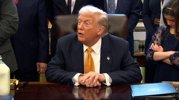 Trump dice que no va a "renunciar a las opciones" sobre Groenlandia&nbsp;