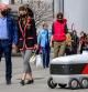 El robot de Yandex, en periodo de pruebas por una calle de Moscú