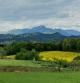 Panorámica de los campos del Berguedà. Al fondo, los Pirineos.