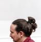 Imagen de Pablo Iglesias con su último look más conocido, con moño
