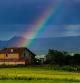 Masía con el arco iris en Gurb.