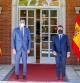 El presidente del Gobierno, Pedro Sánchez (i), recibe en el Palacio de la Moncloa al president de la Generalitat de Catalunya, Pere Aragonès, a 29 de junio de 2021, en Madrid (España). Ambos mandatarios se reúnen hoy por primera vez para sentar las bases de la nueva etapa de diálogo que quieren abrir para solucionar el denominado conflicto catalán, y a la que el Ejecutivo central y el catalán llegan desde posiciones alejadas --y con discrepancias incluso dentro de lado independentista entre ERC y Junts--. La cita se produce justo una semana después de que el Gobierno concediera los indultos a los organizadores del procés que seguían en la cárcel, como un 