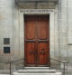 Puerta de la Academia de Medicina catalana