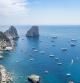 Increíbles vistas al monte Solaro y a los farallones en la isla de Capri