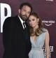 Ben Affleck y Jennifer Lopez en la premiere de 'The Tender Bar' en Los Ángeles