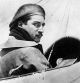 El piloto francés Roland Garros en la cabina de una aeronave, 6 de junio de 1911