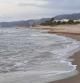 El mar engulle la arena de la playa de Gavà.