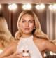 Lily James se ha convertido en la embajadora de la 'Magic Cream' de Charlotte Tilbury