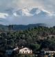 Vista del Puigmal con las primeras nieves del otoño.
