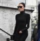 Victoria Beckham con el vestido de su propia firma homónima