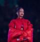 Rihanna con los labios rojos para su actuación en la Super Bowl